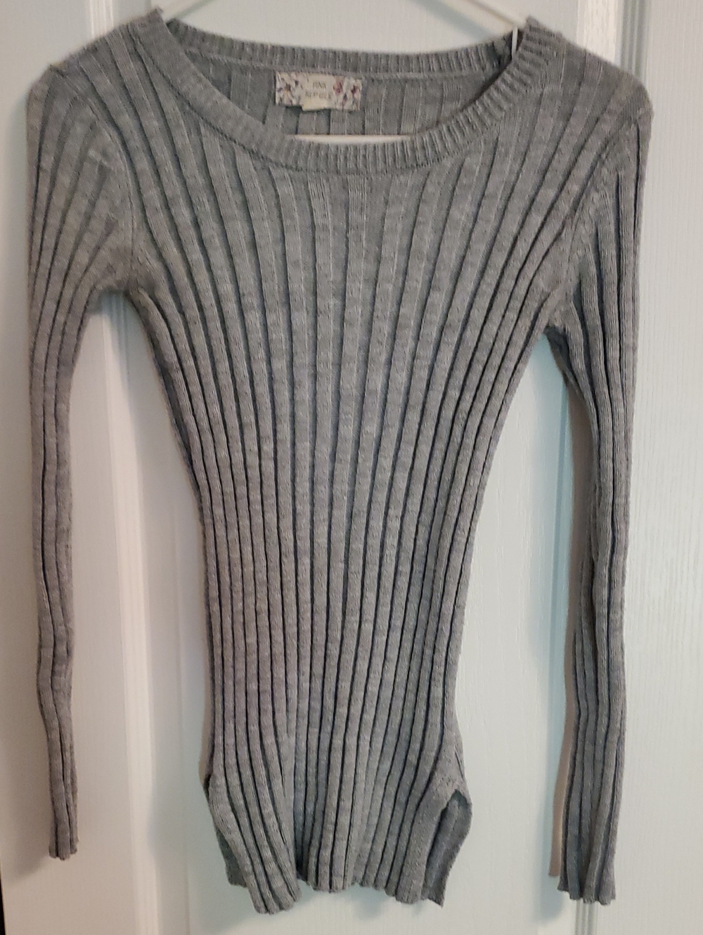 Gray Ribbed Long Sleeve Sweater